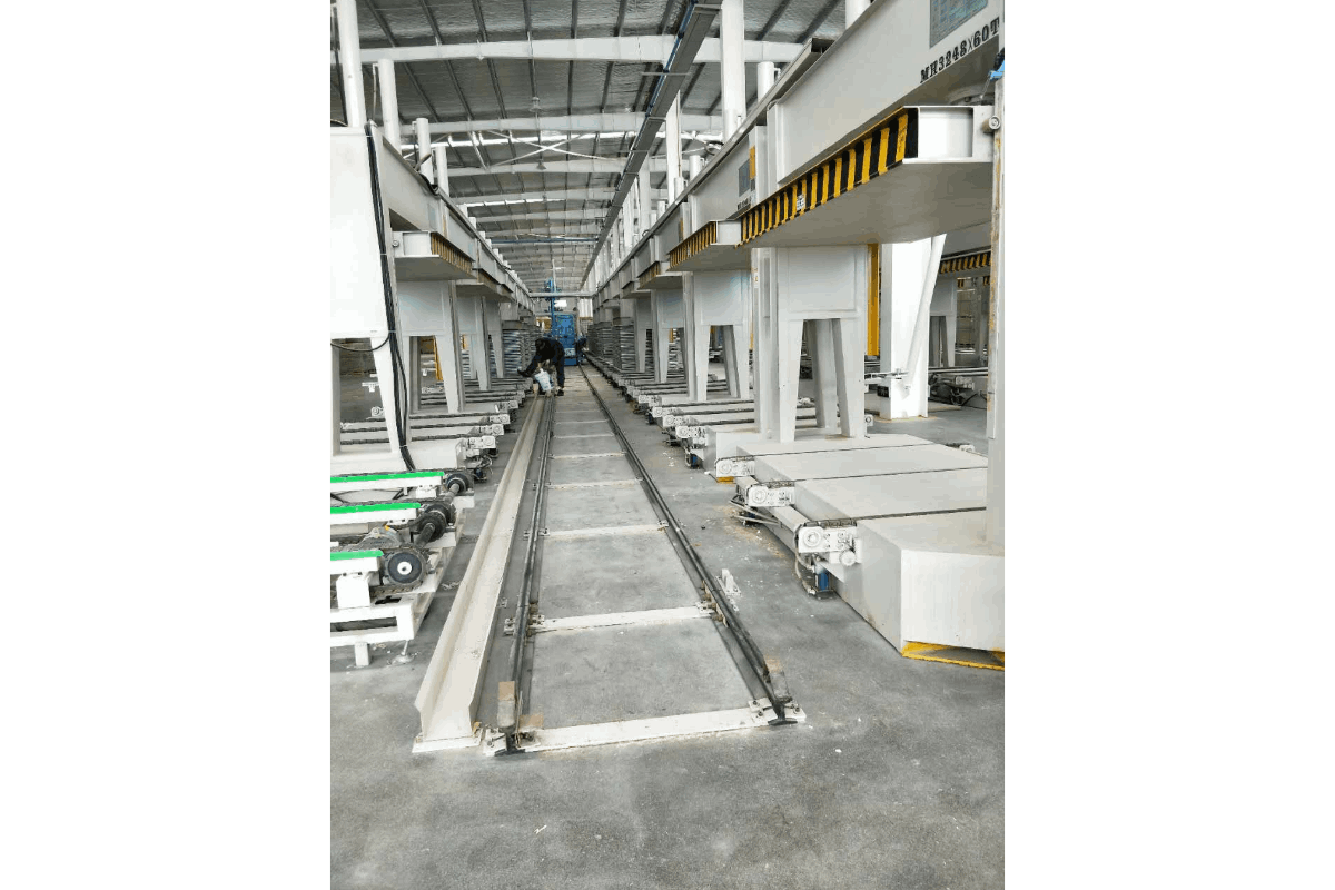 保温板冷压复合自动生产线 — 高效稳定的保温板复合解决方案