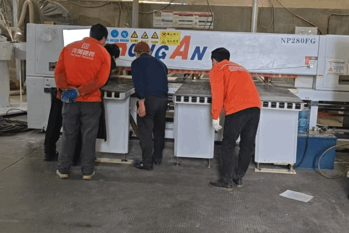 电脑裁板锯前上料自动化生产线 | 电子开料锯、电子裁板锯全自动板材开料设备——上海容安木工机械